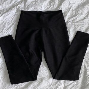 Textured Beyond Yoga leggings
